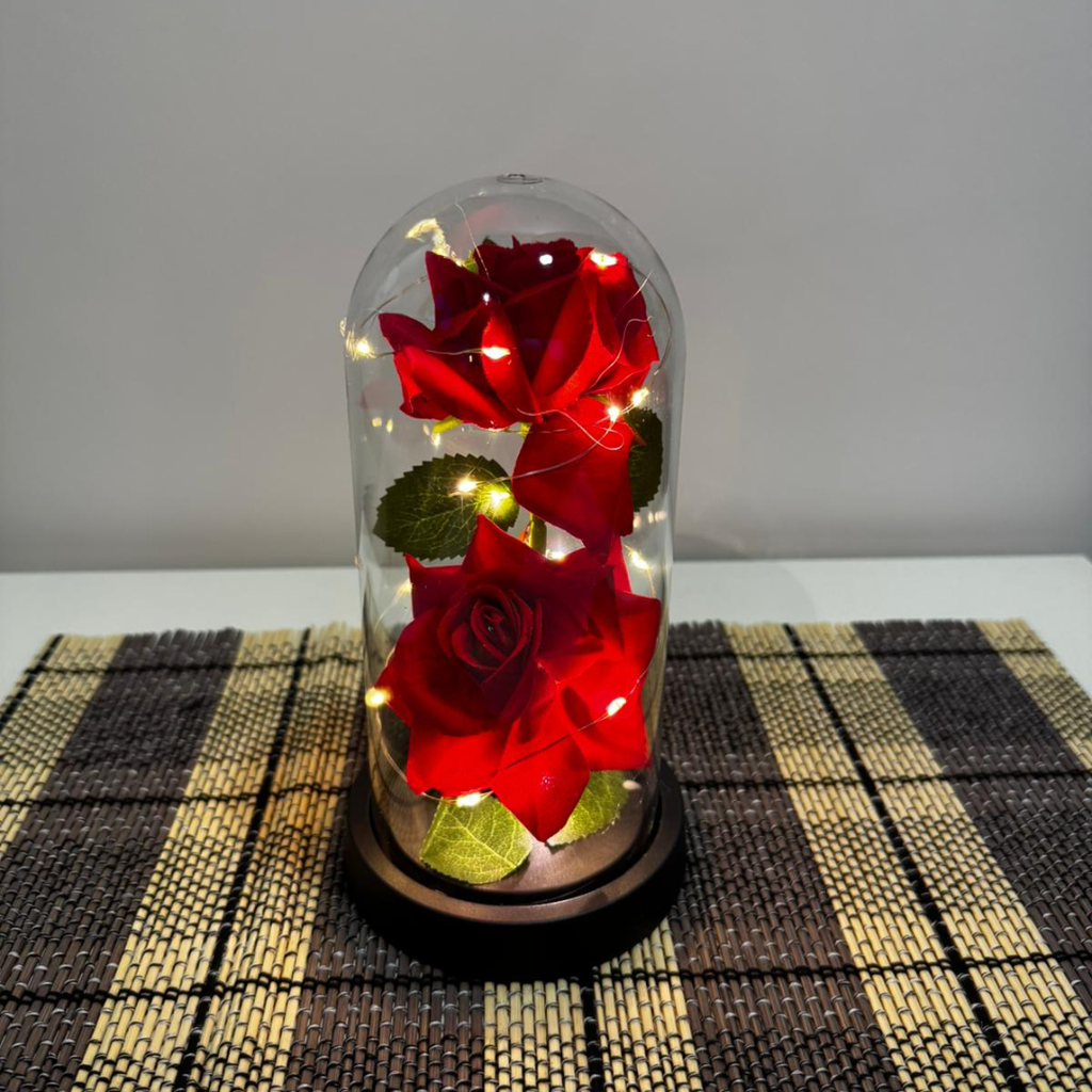 Ruža u staklenom zvonu